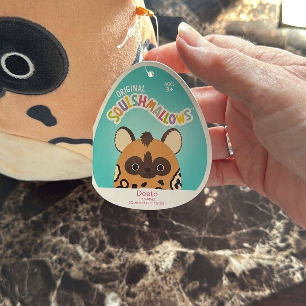 Squishmallows Deeto Plush with Orange and Black - Picture 2 of 3